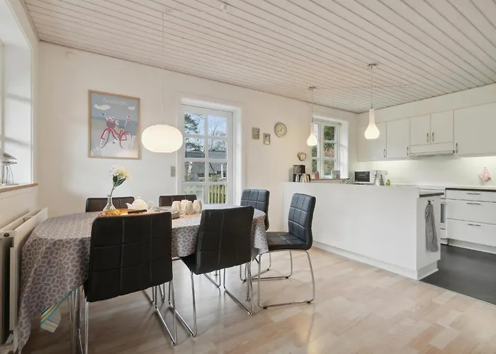 3 Bedroom In بيت للعطل Neksø