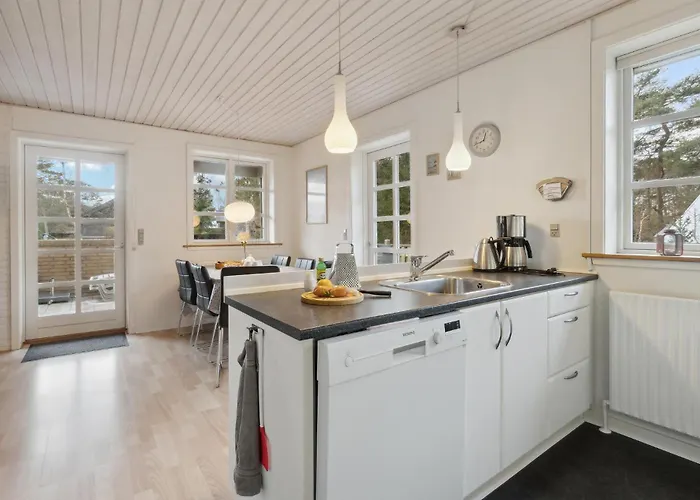 بيت للعطل 3 Bedroom In *