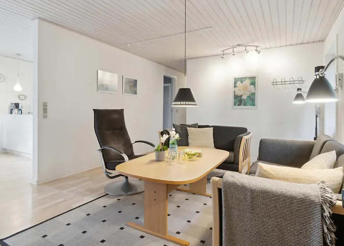 بيت للعطل 3 Bedroom In *